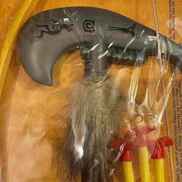 50077  set armes indien 1 arc, 1 hache et de 3 flèches avec carquois pour enfant